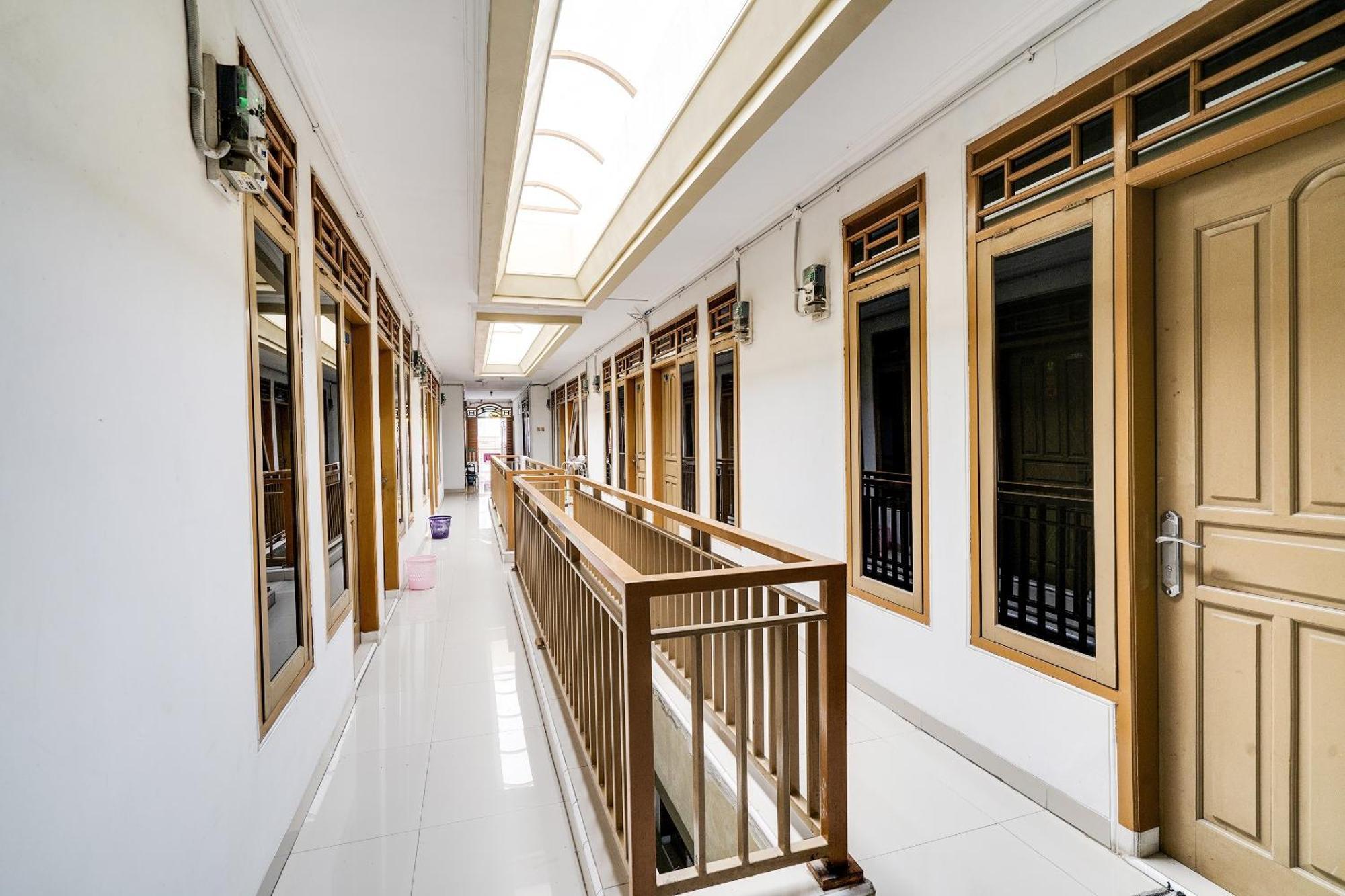 Hotel Oyo Life 91994 Sawerigading Jatinangor Syariah Sayang Exteriér fotografie