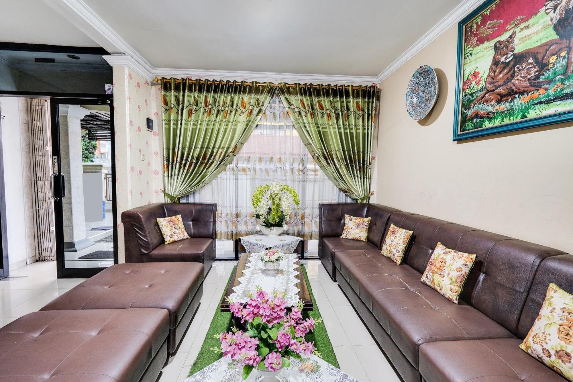 Hotel Oyo Life 91994 Sawerigading Jatinangor Syariah Sayang Exteriér fotografie