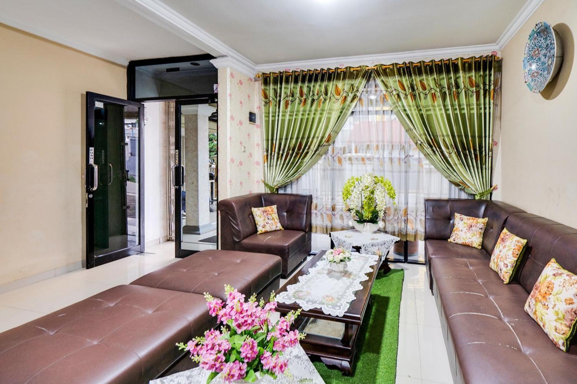 Hotel Oyo Life 91994 Sawerigading Jatinangor Syariah Sayang Exteriér fotografie